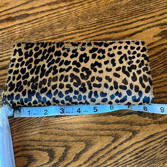 Michael Kors Jet Set Large Continental Wallet - Picture 9 of 10